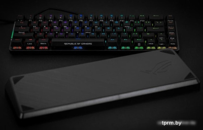 ASUS ROG Falchion